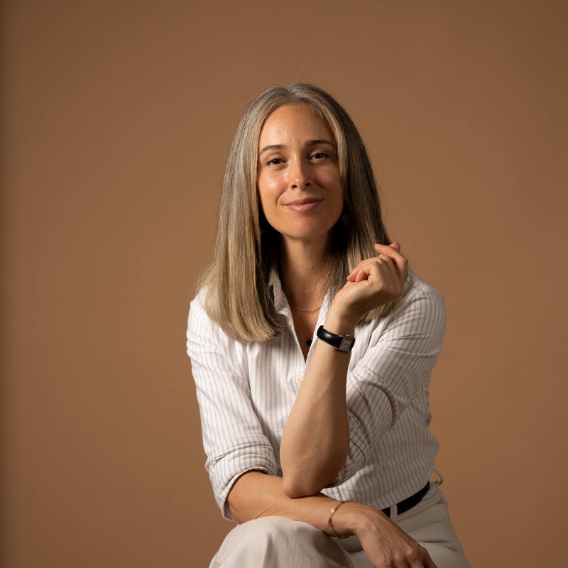 Cécile Cubadda, debout